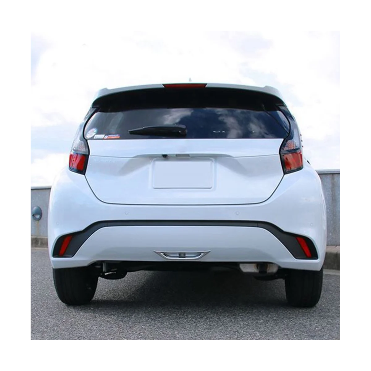 Автомобильный Хромированный задний бампер, противотуманные фары, Декоративные наклейки для Toyota AQUA 2021 20222
